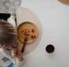 Lapostányér (Mustársárga) Mushie/K (baba/gyermek tányér) műanyag